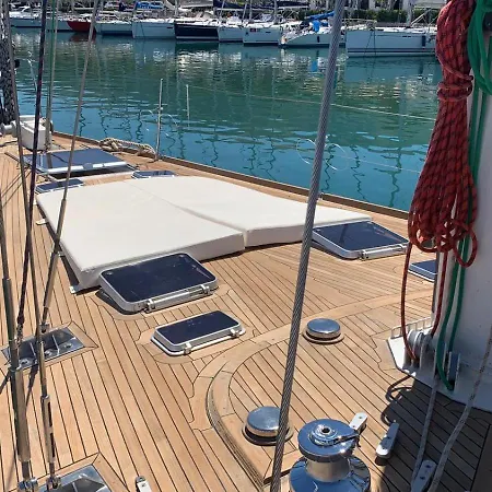 Yachtsail Alicia 20 Meter Båthotell *